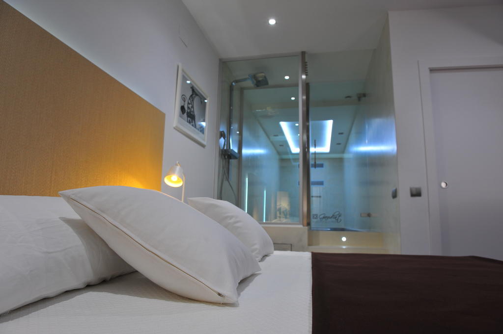 Gaudint Barcelona Suites Room photo